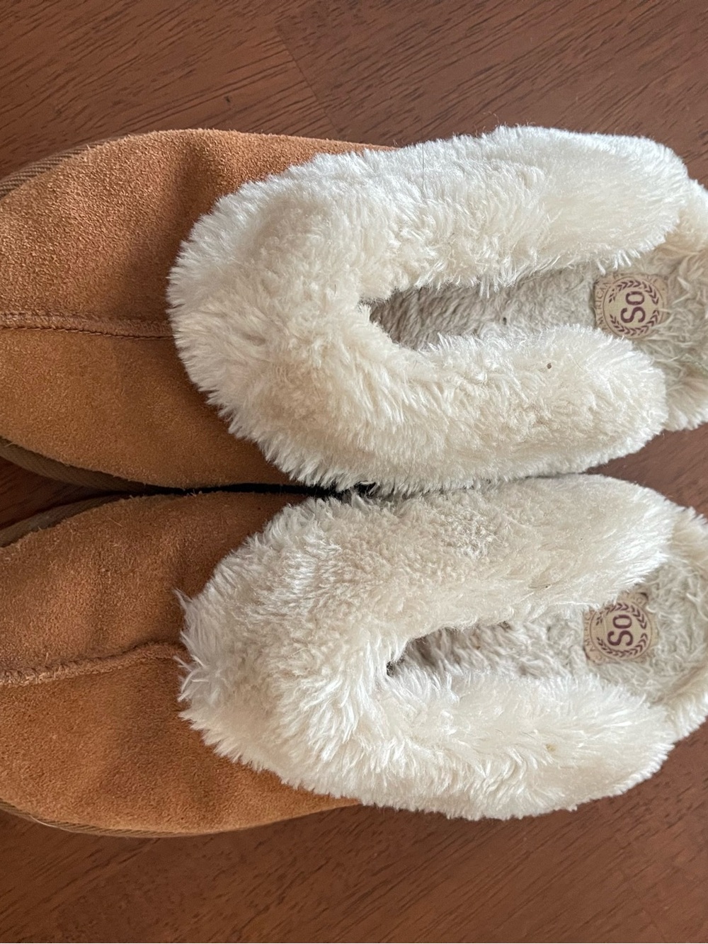 Cozy Slip-On Slippers in Chestnut with Cream Faux Fur